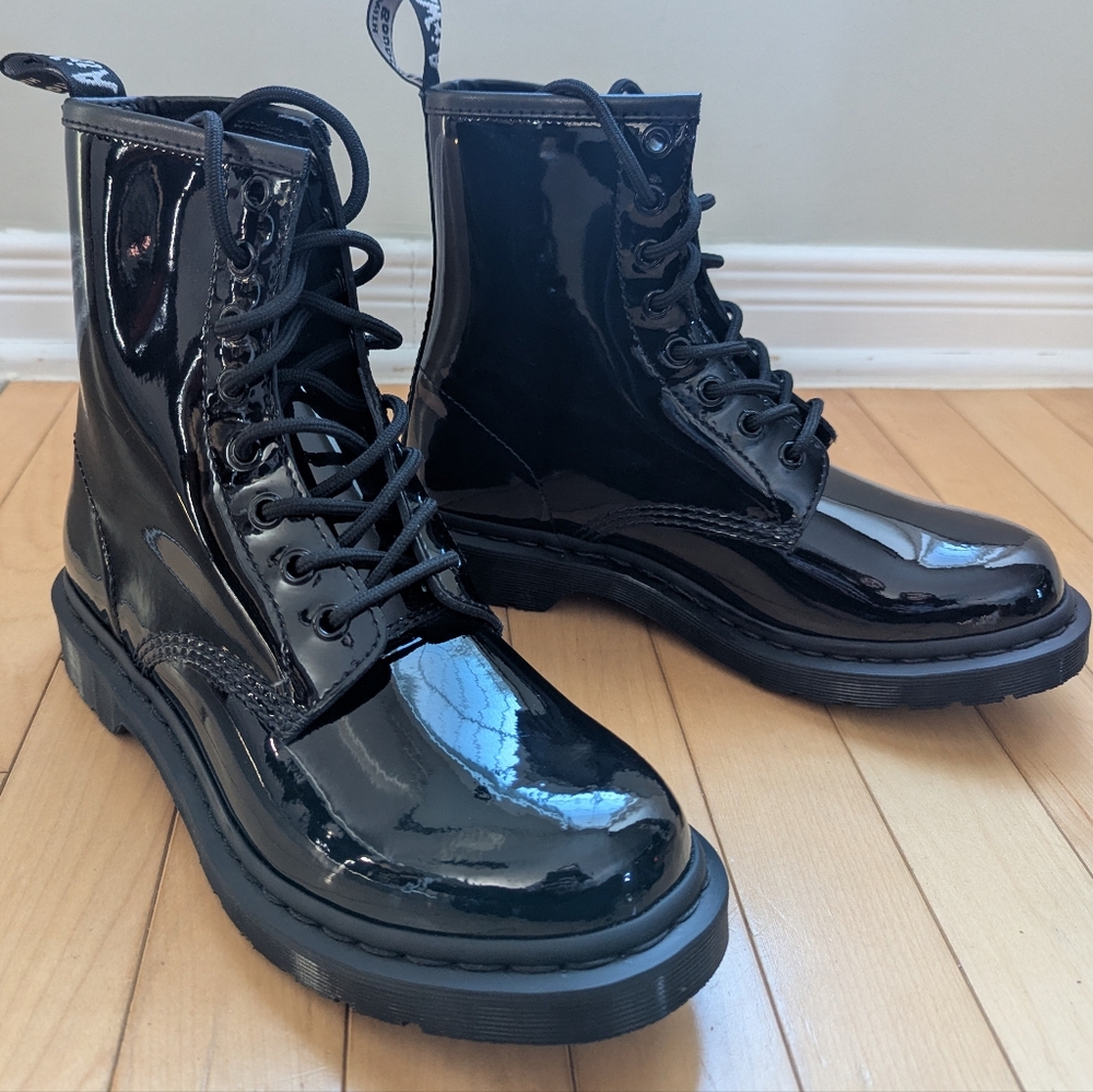 NW Rare 1460 ΜΟΝΟPATENT LEATHER LACE UP siz 8  dr.martens All black ankle boots
